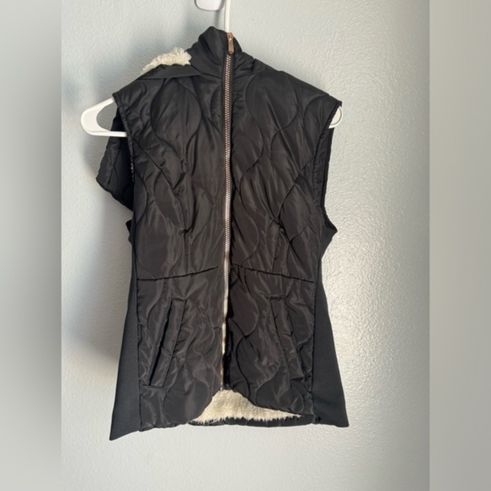 Cavalini Women's Black Quilted Vest Small